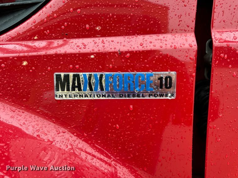 image for item EH7020 2010 International 7500 digger derrick truck