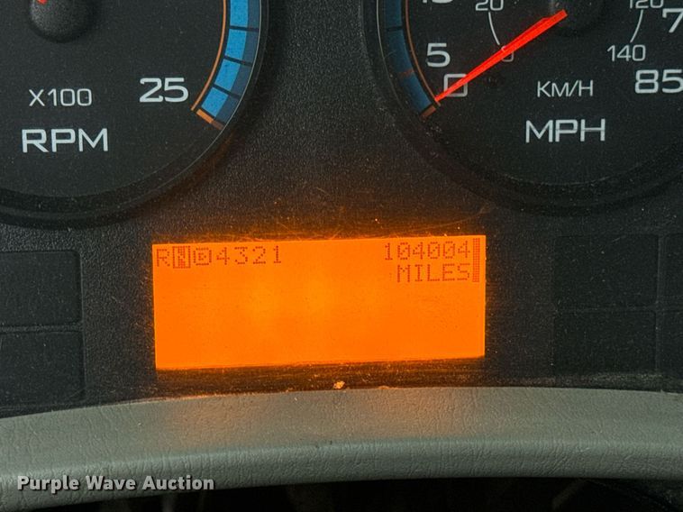 image for item EH7020 2010 International 7500 digger derrick truck