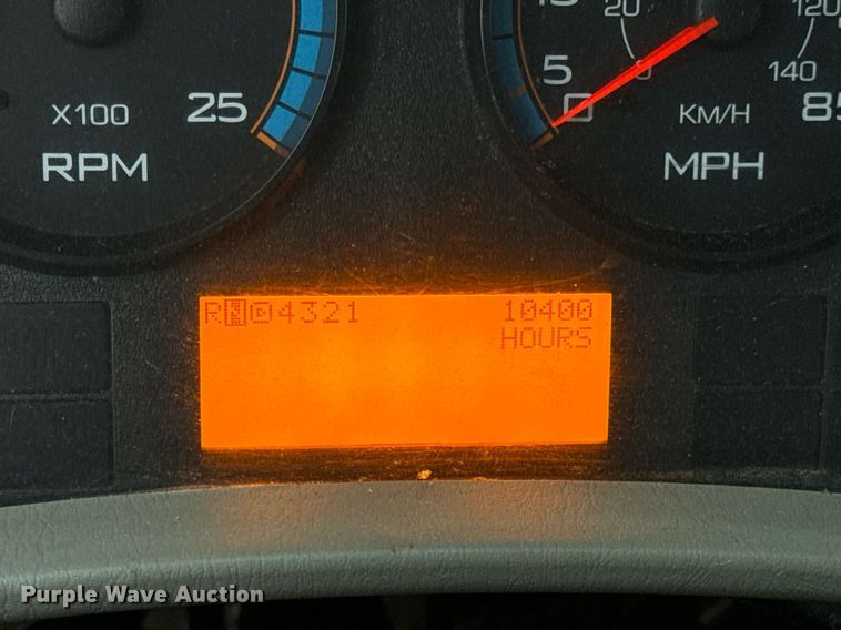 image for item EH7020 2010 International 7500 digger derrick truck