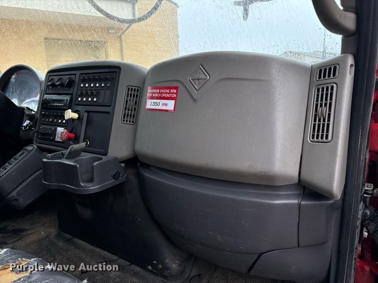 image for item EH7020 2010 International 7500 digger derrick truck