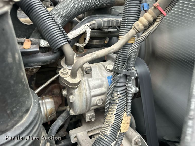 image for item EH7020 2010 International 7500 digger derrick truck