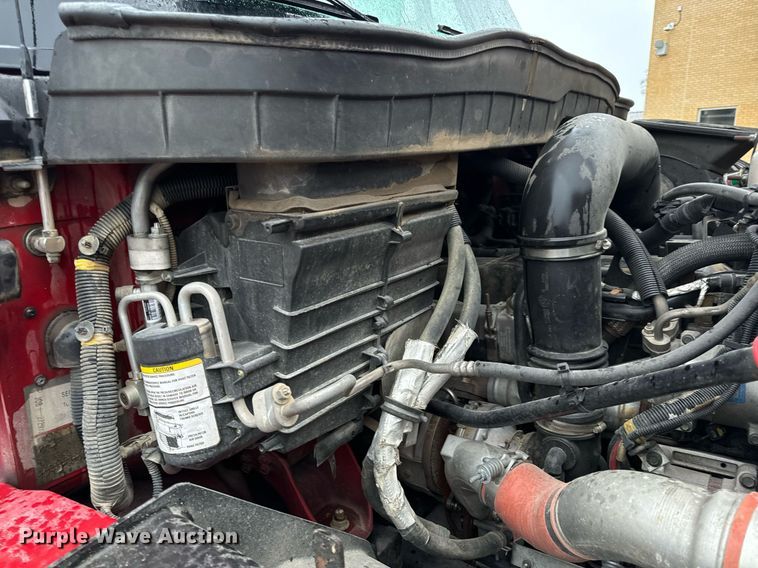 image for item EH7020 2010 International 7500 digger derrick truck