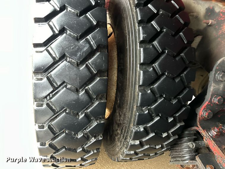 image for item EH7020 2010 International 7500 digger derrick truck