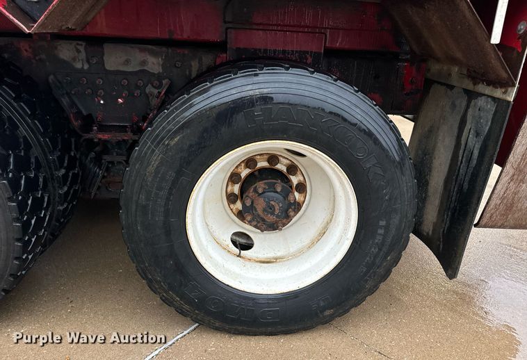 image for item EH7020 2010 International 7500 digger derrick truck