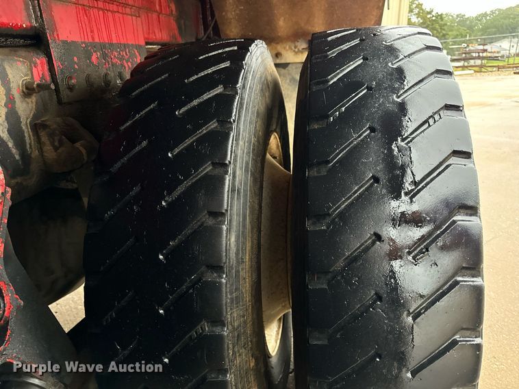 image for item EH7020 2010 International 7500 digger derrick truck