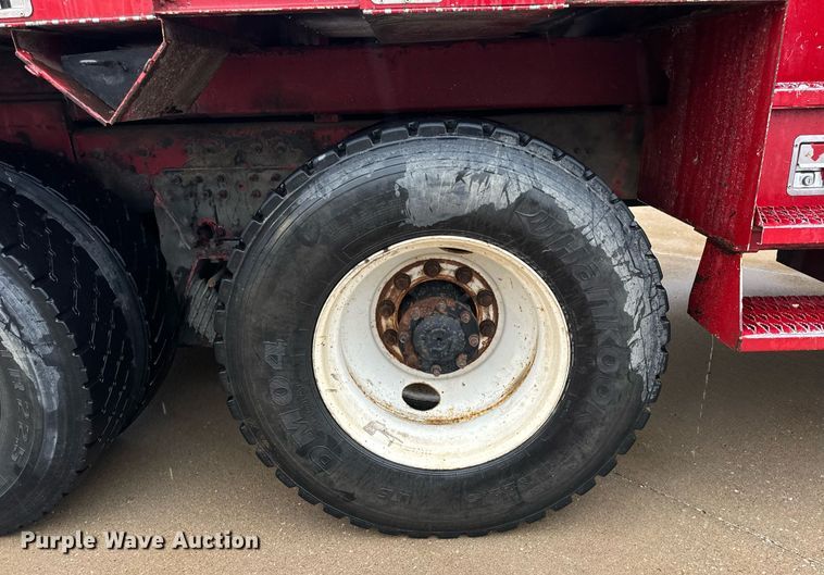 image for item EH7020 2010 International 7500 digger derrick truck