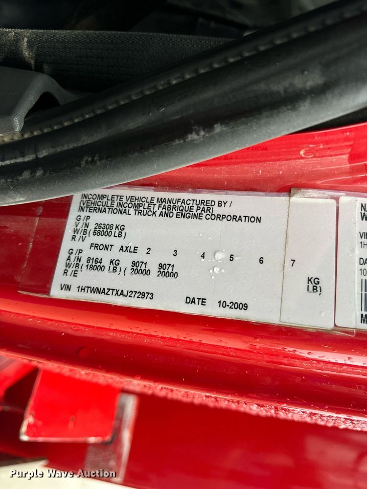 image for item EH7020 2010 International 7500 digger derrick truck