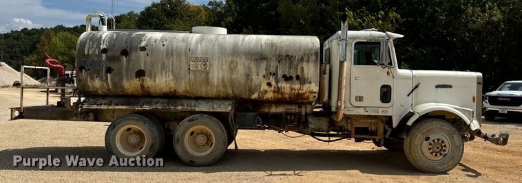 image for item EH7050 1987 Freightliner  FLC water truck