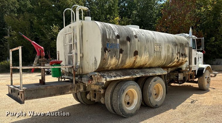 image for item EH7050 1987 Freightliner  FLC water truck