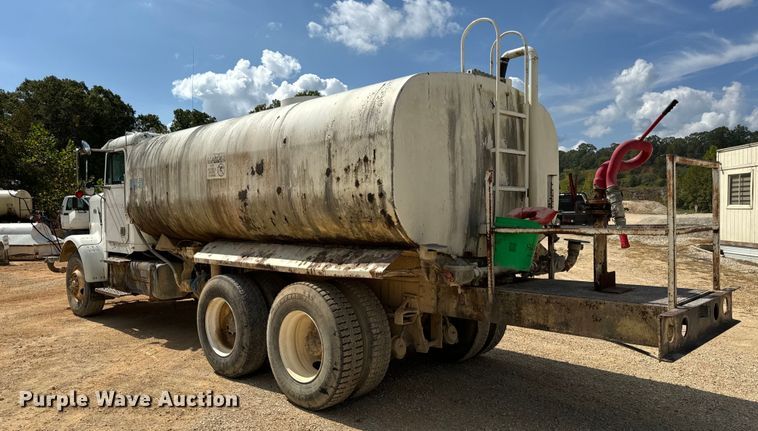 image for item EH7050 1987 Freightliner  FLC water truck