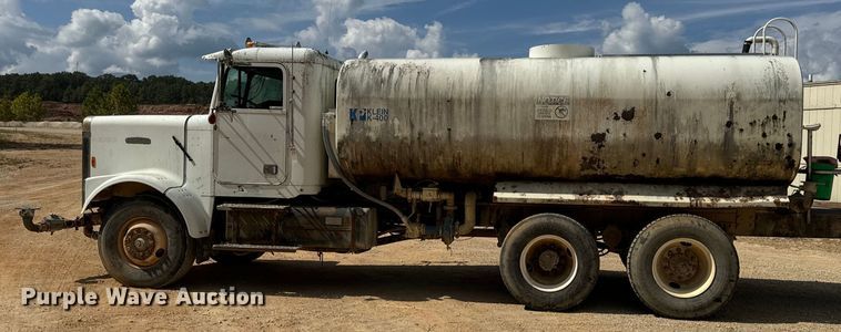 image for item EH7050 1987 Freightliner  FLC water truck