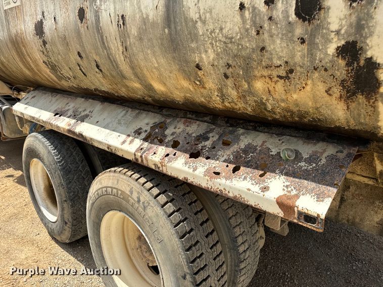 image for item EH7050 1987 Freightliner  FLC water truck