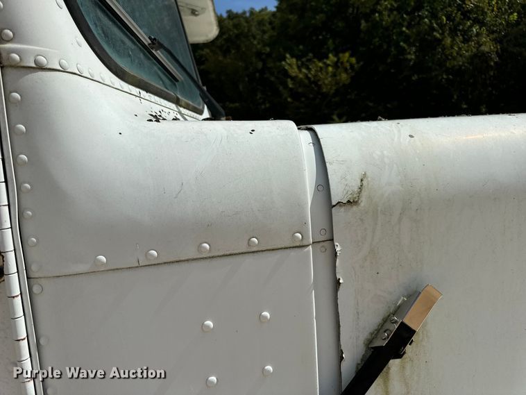 image for item EH7050 1987 Freightliner  FLC water truck