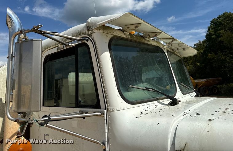 image for item EH7050 1987 Freightliner  FLC water truck