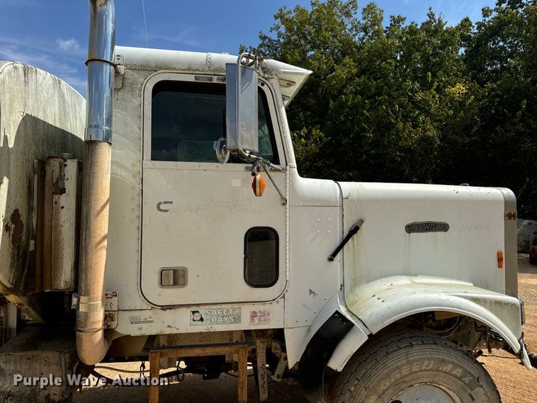 image for item EH7050 1987 Freightliner  FLC water truck