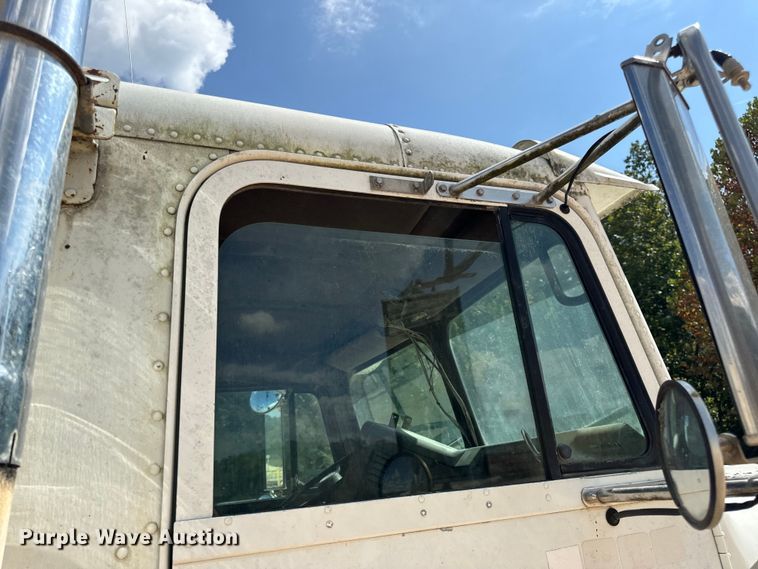 image for item EH7050 1987 Freightliner  FLC water truck