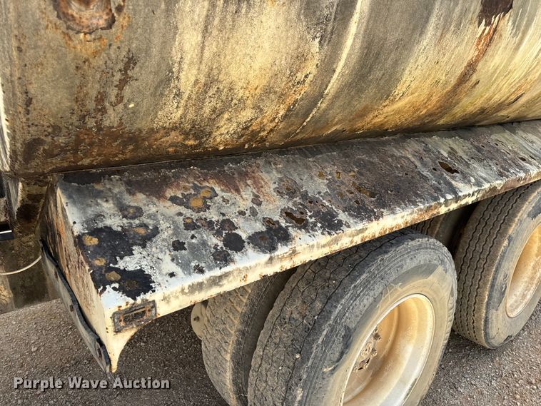 image for item EH7050 1987 Freightliner  FLC water truck