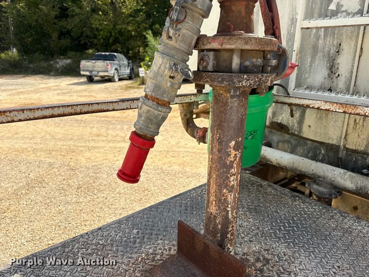 image for item EH7050 1987 Freightliner  FLC water truck