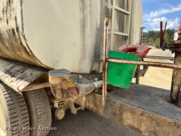 image for item EH7050 1987 Freightliner  FLC water truck