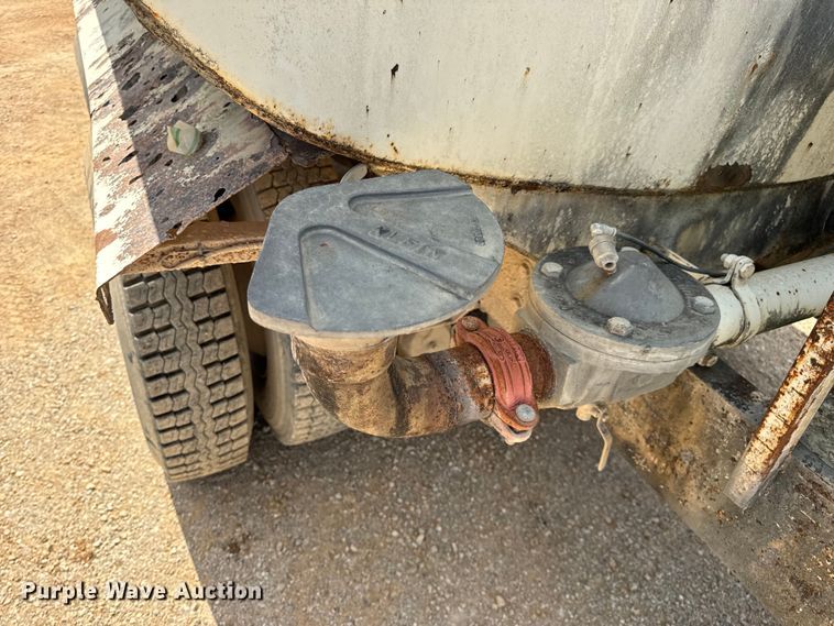 image for item EH7050 1987 Freightliner  FLC water truck