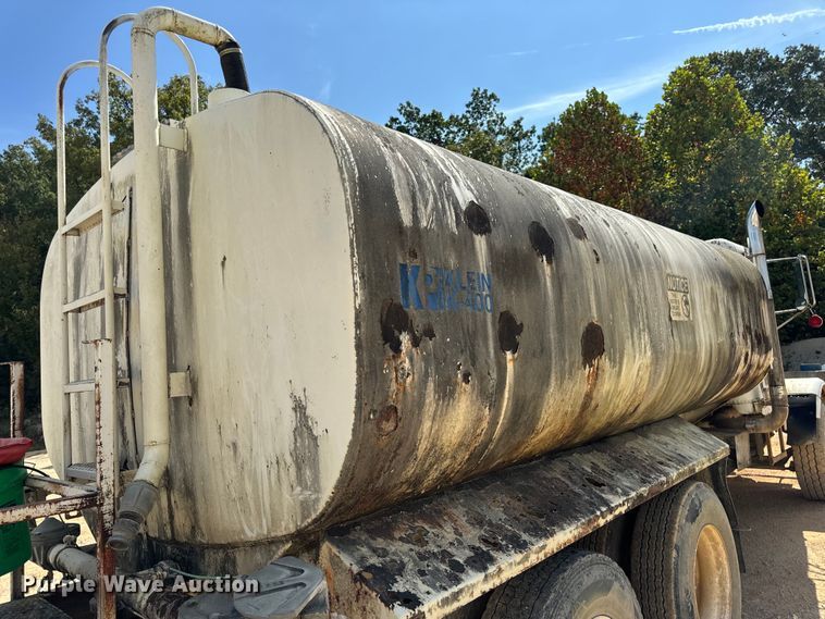 image for item EH7050 1987 Freightliner  FLC water truck