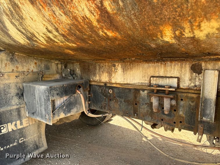 image for item EH7050 1987 Freightliner  FLC water truck