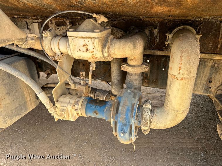 image for item EH7050 1987 Freightliner  FLC water truck