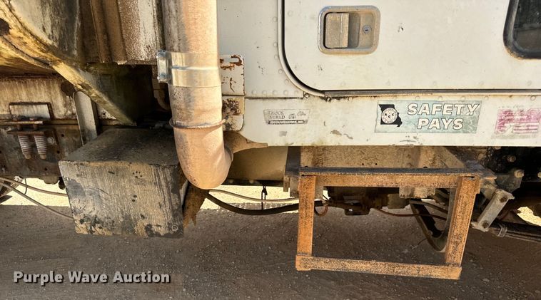 image for item EH7050 1987 Freightliner  FLC water truck