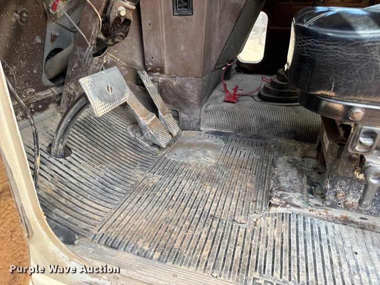 image for item EH7050 1987 Freightliner  FLC water truck