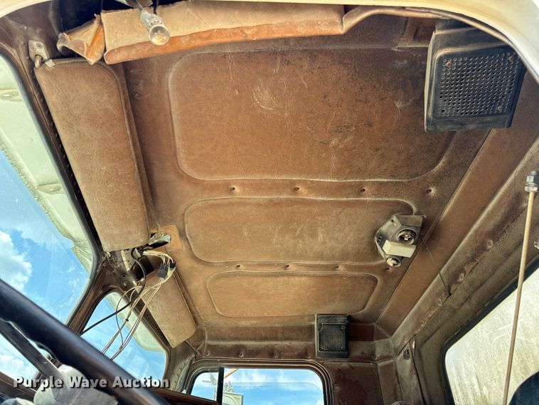 image for item EH7050 1987 Freightliner  FLC water truck