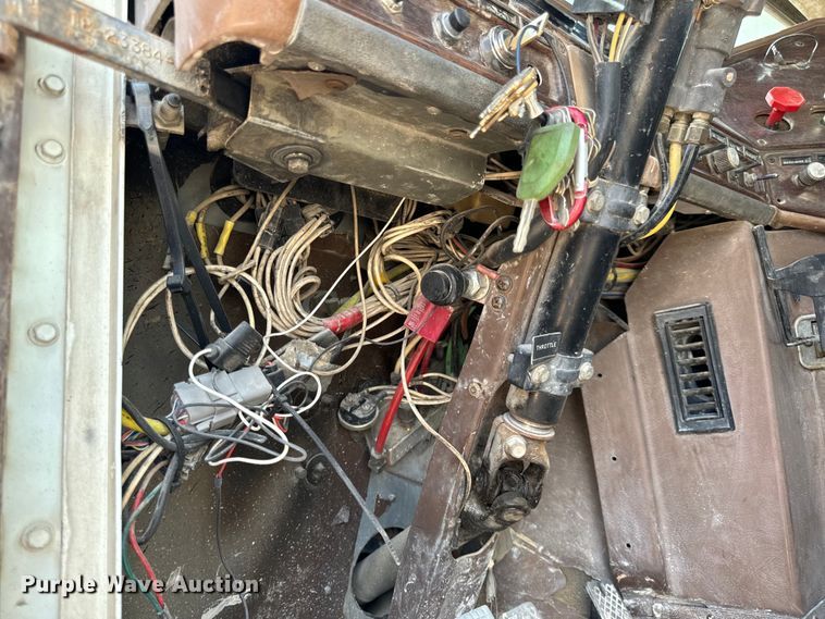 image for item EH7050 1987 Freightliner  FLC water truck