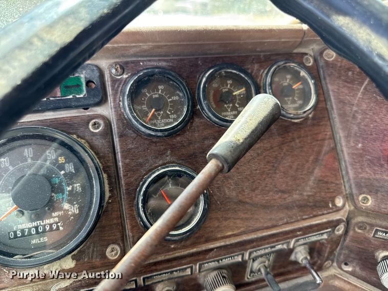 image for item EH7050 1987 Freightliner  FLC water truck