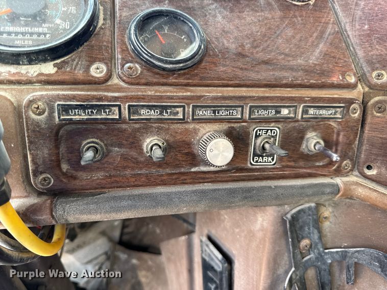 image for item EH7050 1987 Freightliner  FLC water truck