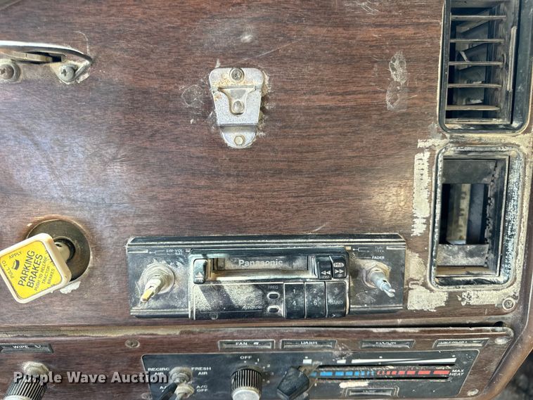 image for item EH7050 1987 Freightliner  FLC water truck