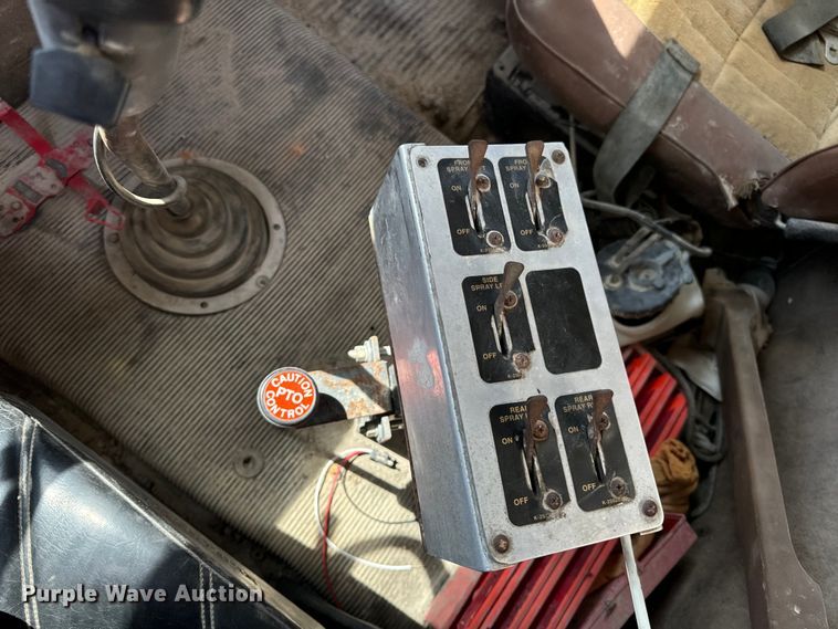 image for item EH7050 1987 Freightliner  FLC water truck