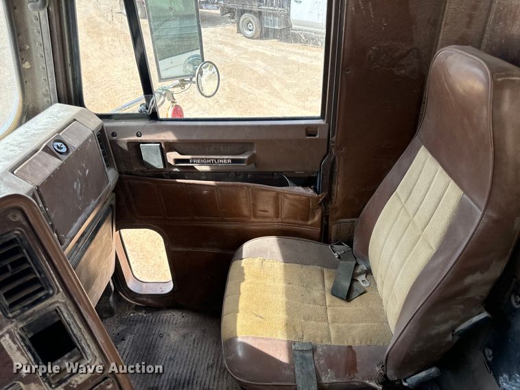 image for item EH7050 1987 Freightliner  FLC water truck