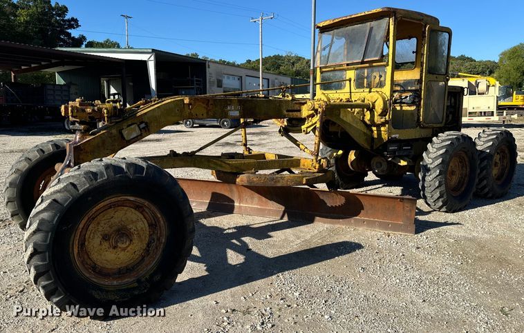 image for item EH7071 Caterpillar  rigid frame motor grader
