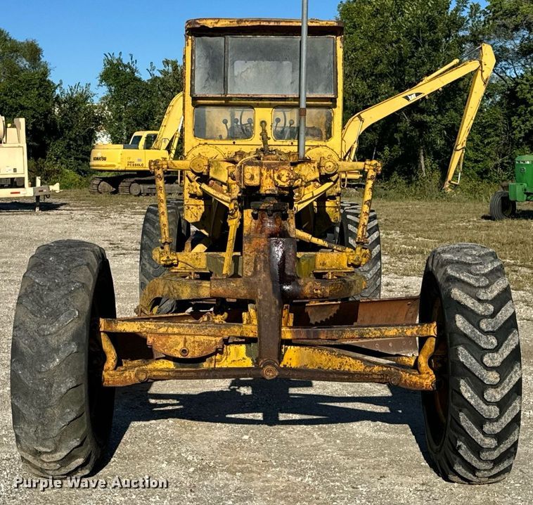 image for item EH7071 Caterpillar  rigid frame motor grader