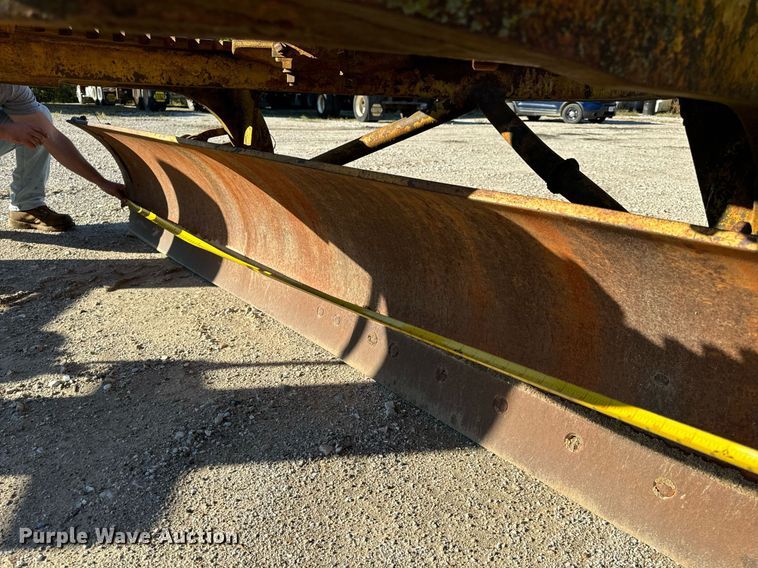 image for item EH7071 Caterpillar  rigid frame motor grader