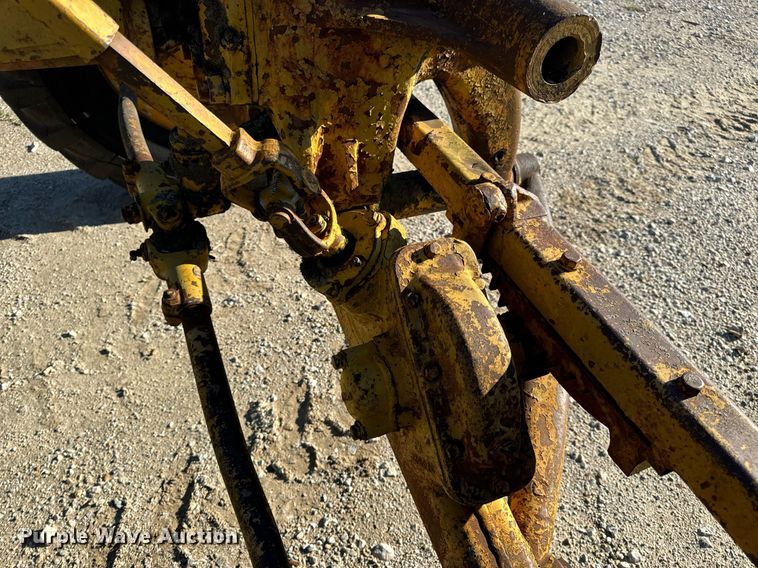 image for item EH7071 Caterpillar  rigid frame motor grader