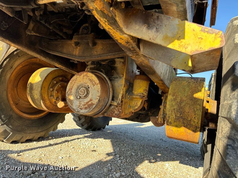 image for item EH7071 Caterpillar  rigid frame motor grader