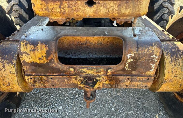 image for item EH7071 Caterpillar  rigid frame motor grader