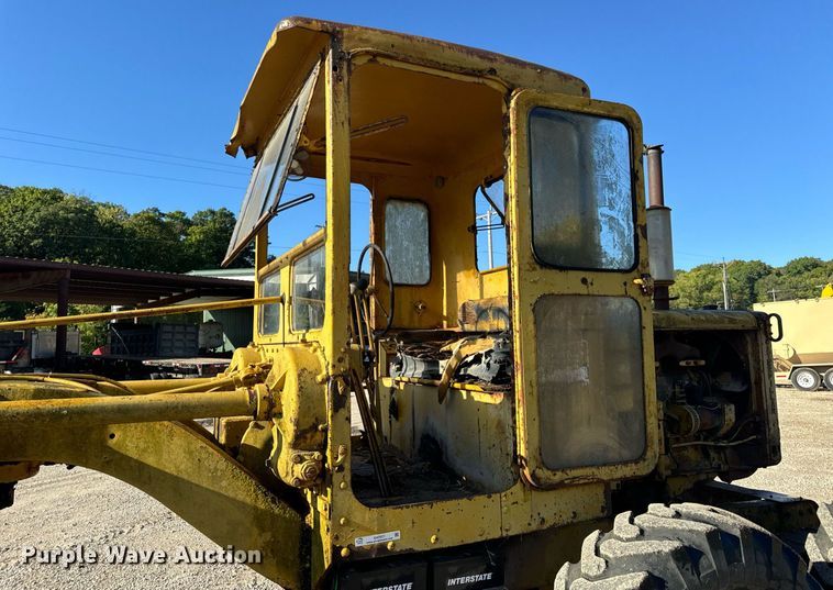 image for item EH7071 Caterpillar  rigid frame motor grader