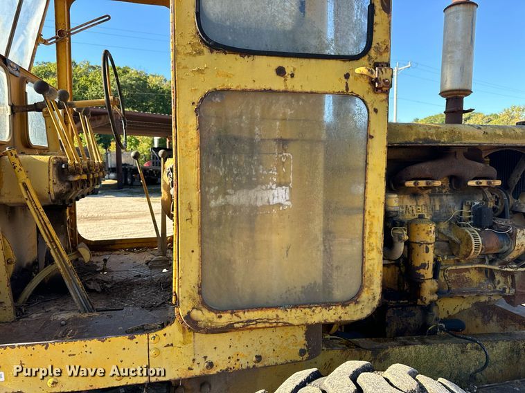 image for item EH7071 Caterpillar  rigid frame motor grader