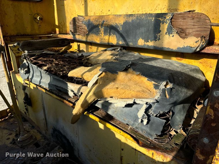 image for item EH7071 Caterpillar  rigid frame motor grader