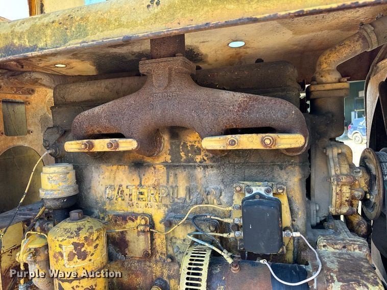 image for item EH7071 Caterpillar  rigid frame motor grader