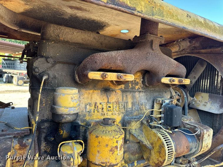 image for item EH7071 Caterpillar  rigid frame motor grader