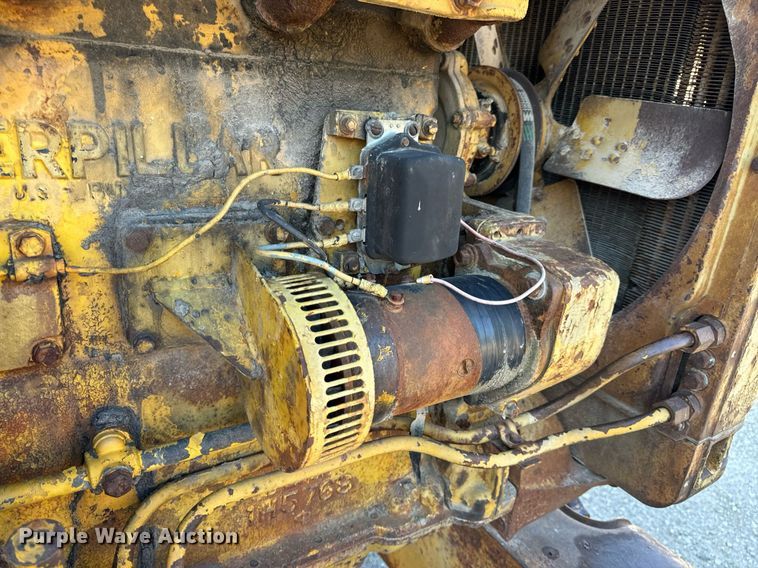 image for item EH7071 Caterpillar  rigid frame motor grader