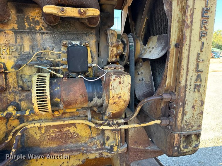 image for item EH7071 Caterpillar  rigid frame motor grader