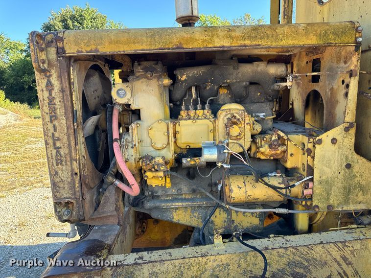 image for item EH7071 Caterpillar  rigid frame motor grader